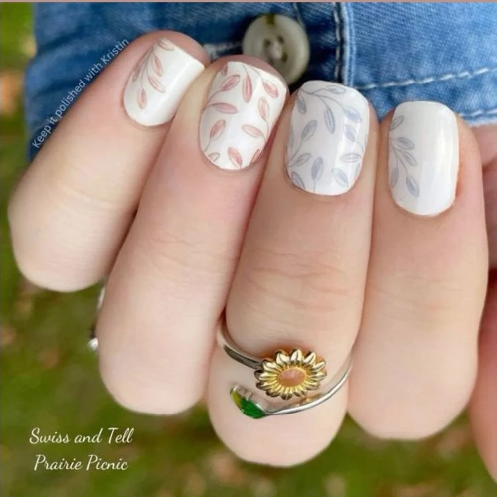 *Exclusive* Color Street Prairie Picnic | Floral Leaf Blue Clear Overlay Fall - Picture 1 of 10